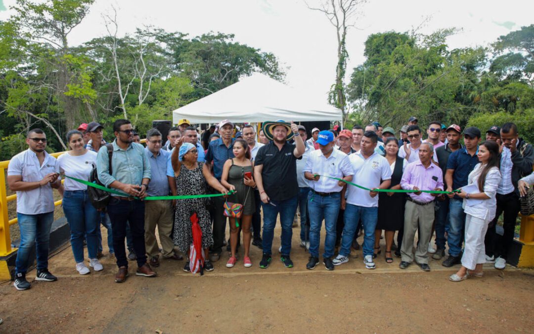 El Gobernador Orlando Benítez, le sigue cumpliendo a la zona rural.