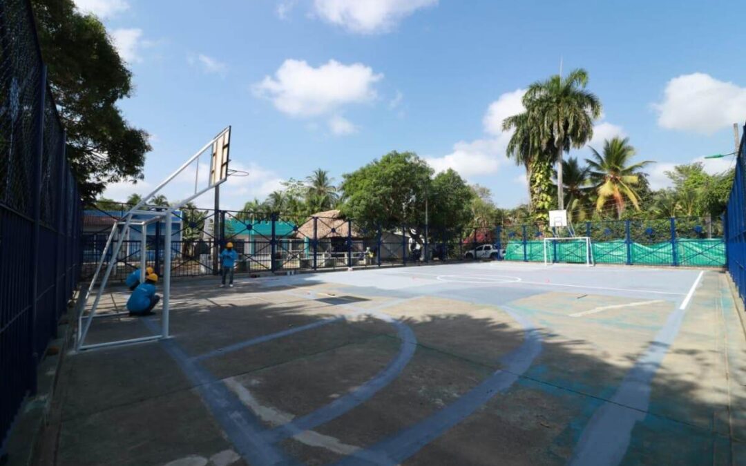 Alcaldía de Montería realiza acondicionamiento del polideportivo de Aguas Negras