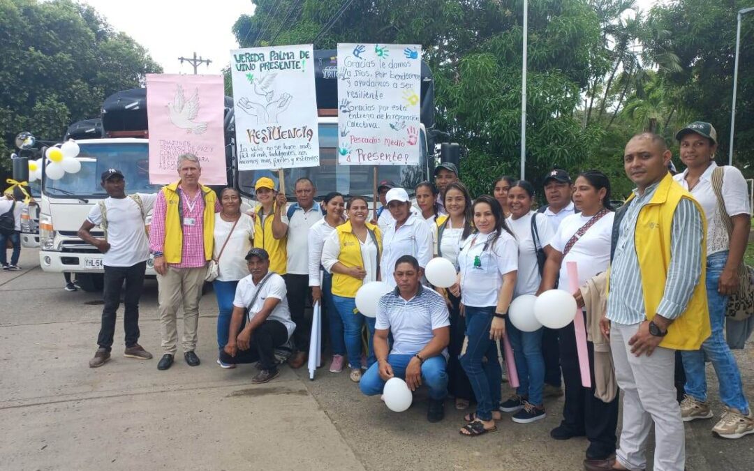  LA UNIDAD DE VICTIMAS ENTREGO 3 CAMIONES A VICTIMAS DEL CONFLICTO PARA DESORROLLAR SUS PROYECTOS PRODUCTIVOS